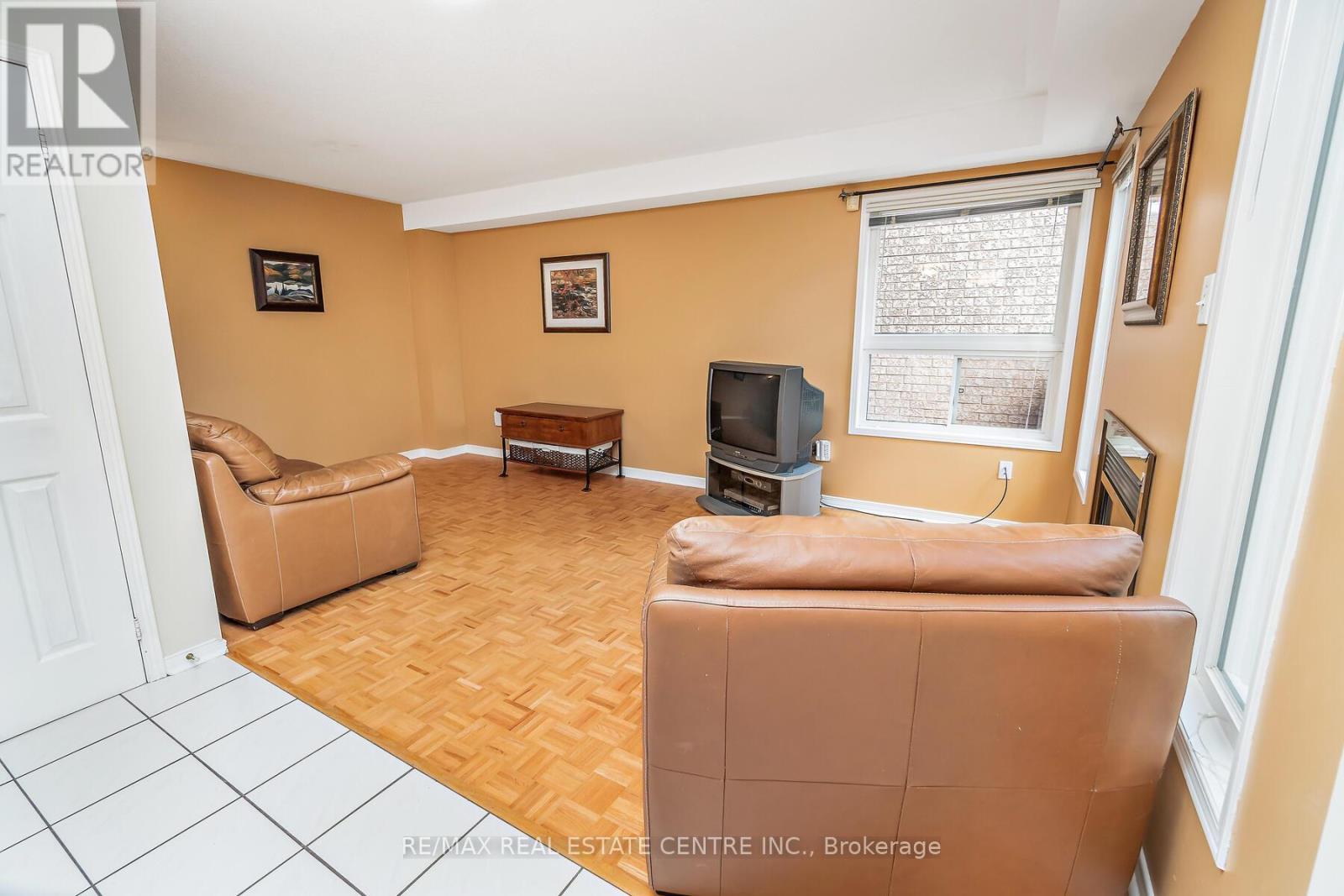 7 CURRY CRESCENT - 13