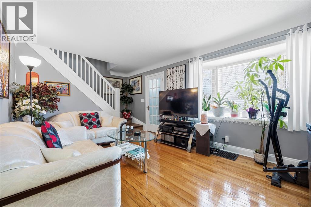 310 CONRAD STREET, Sarnia, Ontario, N7T3K6 — Photo 5