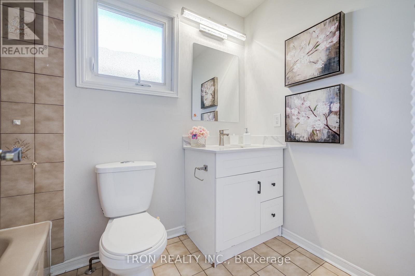 256 ALEXMUIR BOULEVARD - 25
