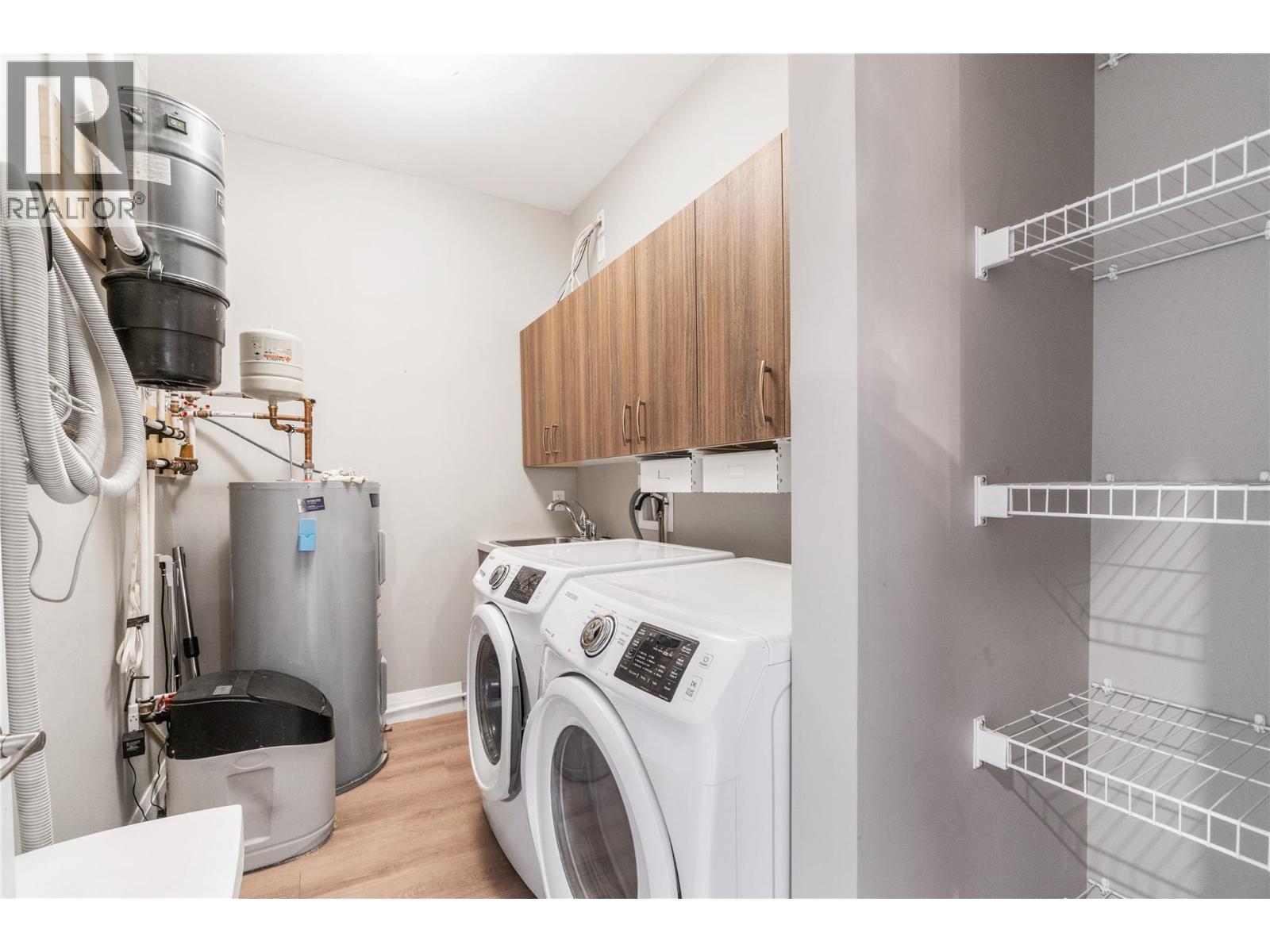 #37 1070 1 Street SE - 16