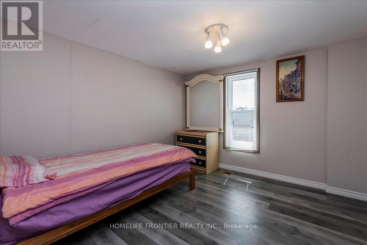 215 OXFORD STREET - 16