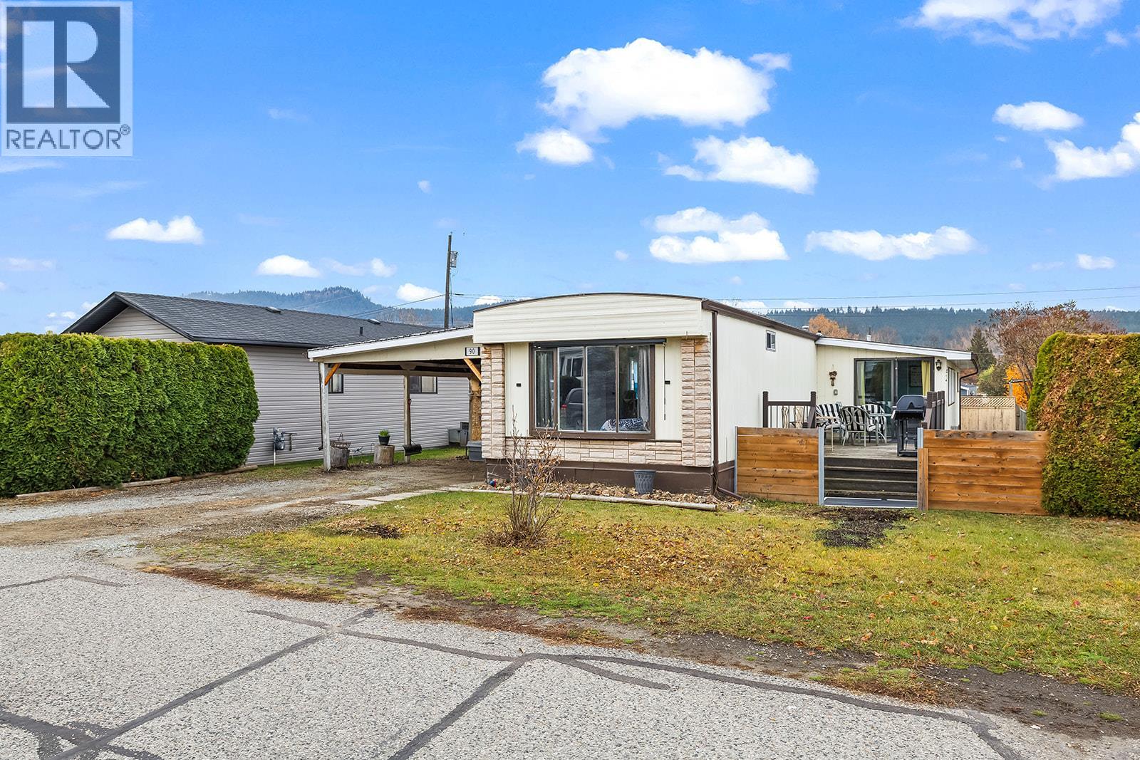 90 720 Commonwealth Road, Kelowna