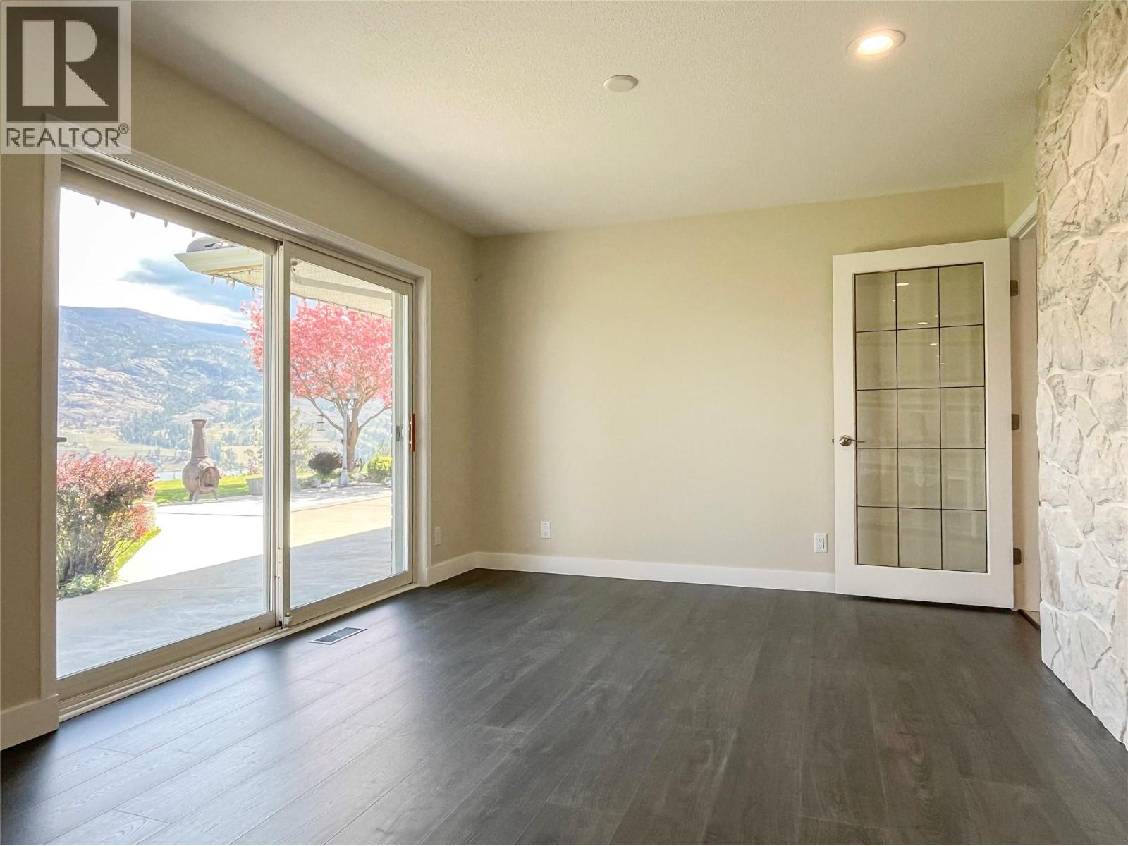 295 Linden Avenue - 21