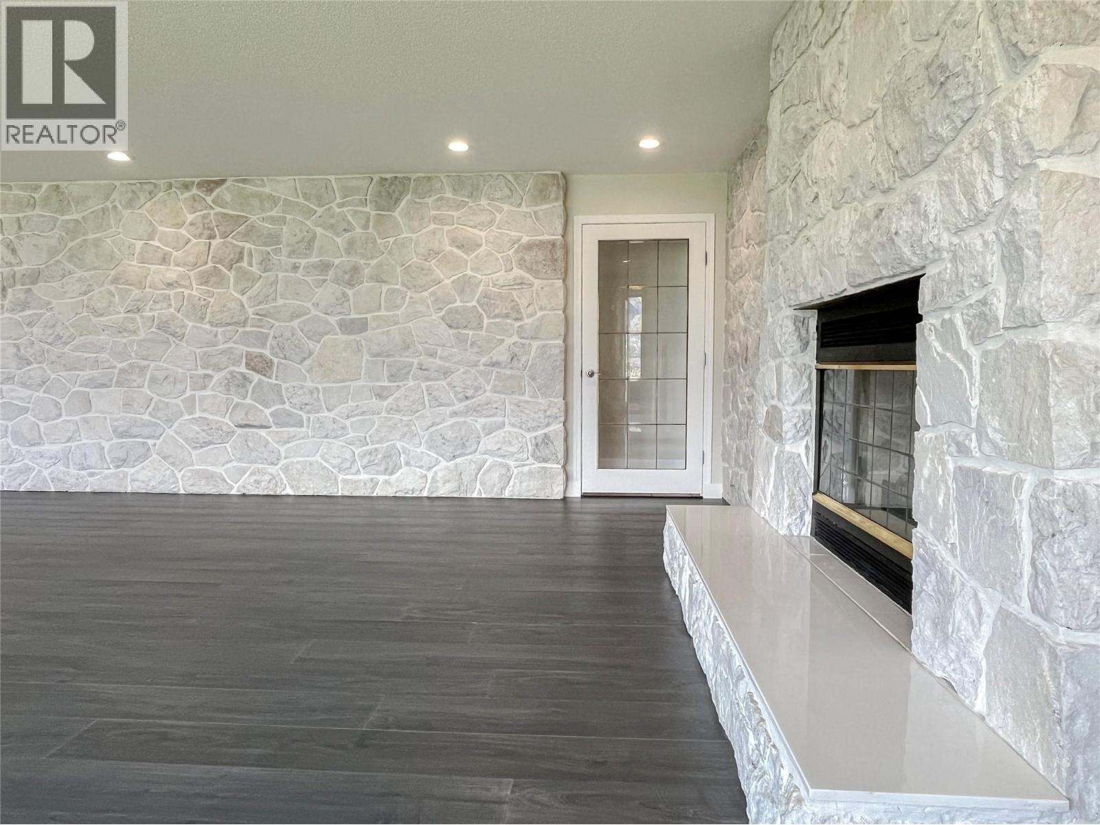 295 Linden Avenue - 24