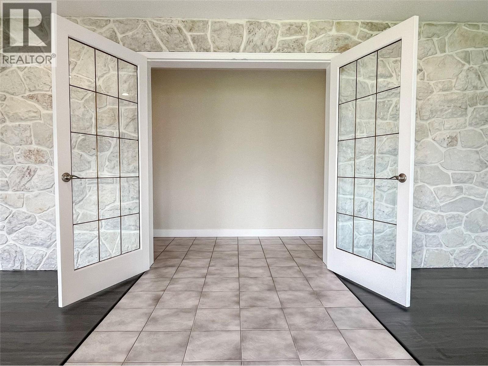 295 Linden Avenue - 32