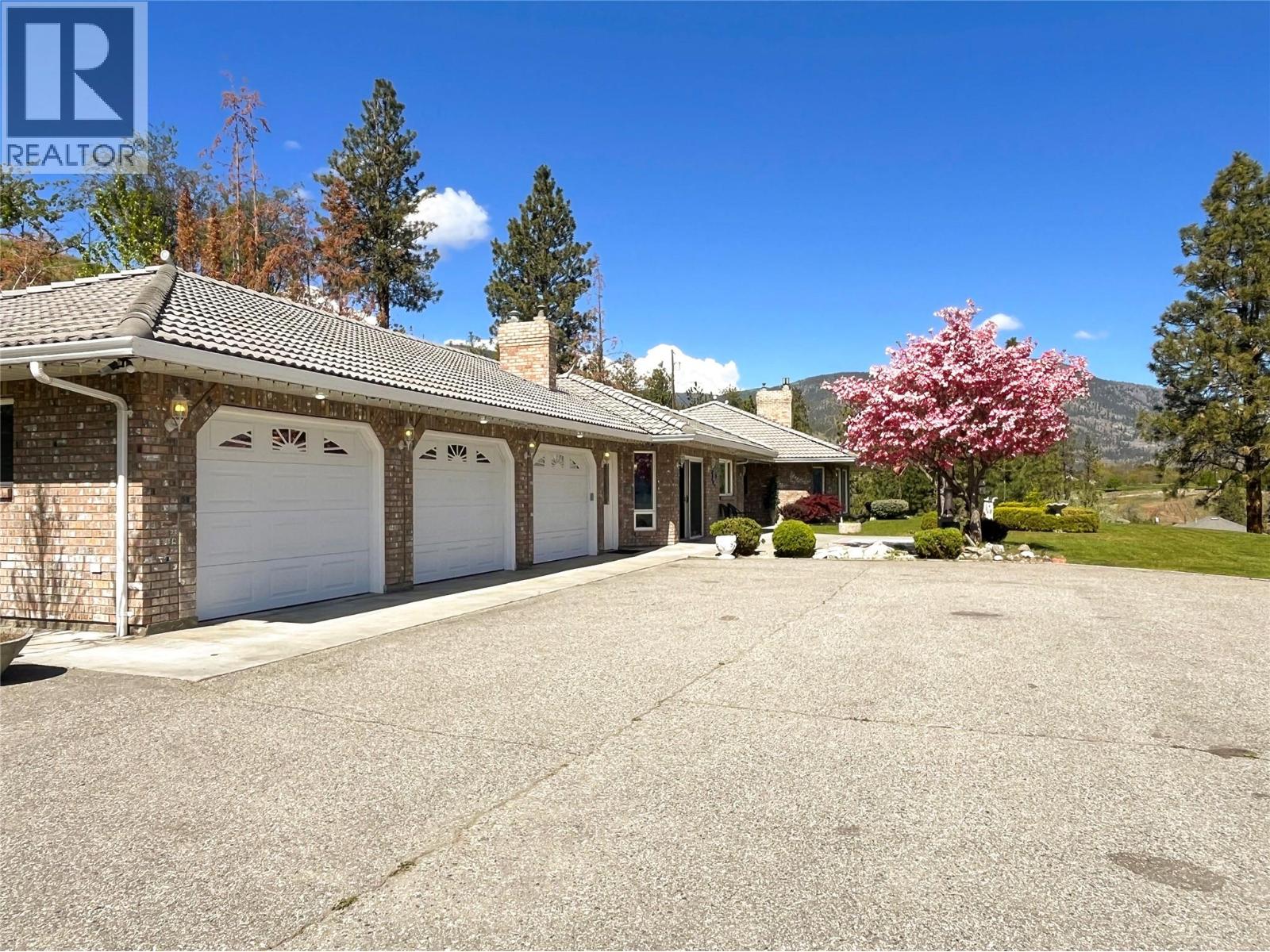 295 Linden Avenue - 9