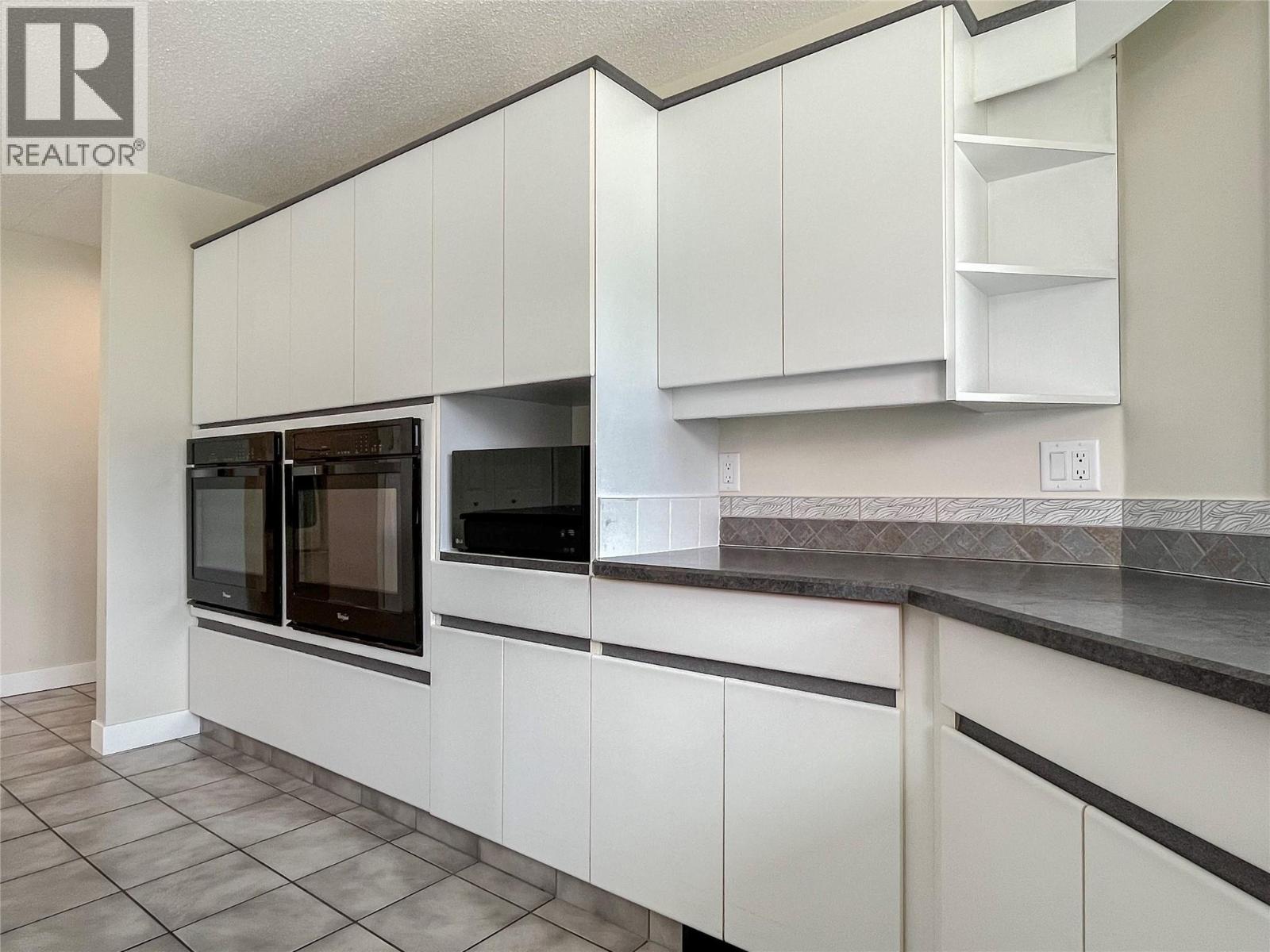 295 Linden Avenue - 41