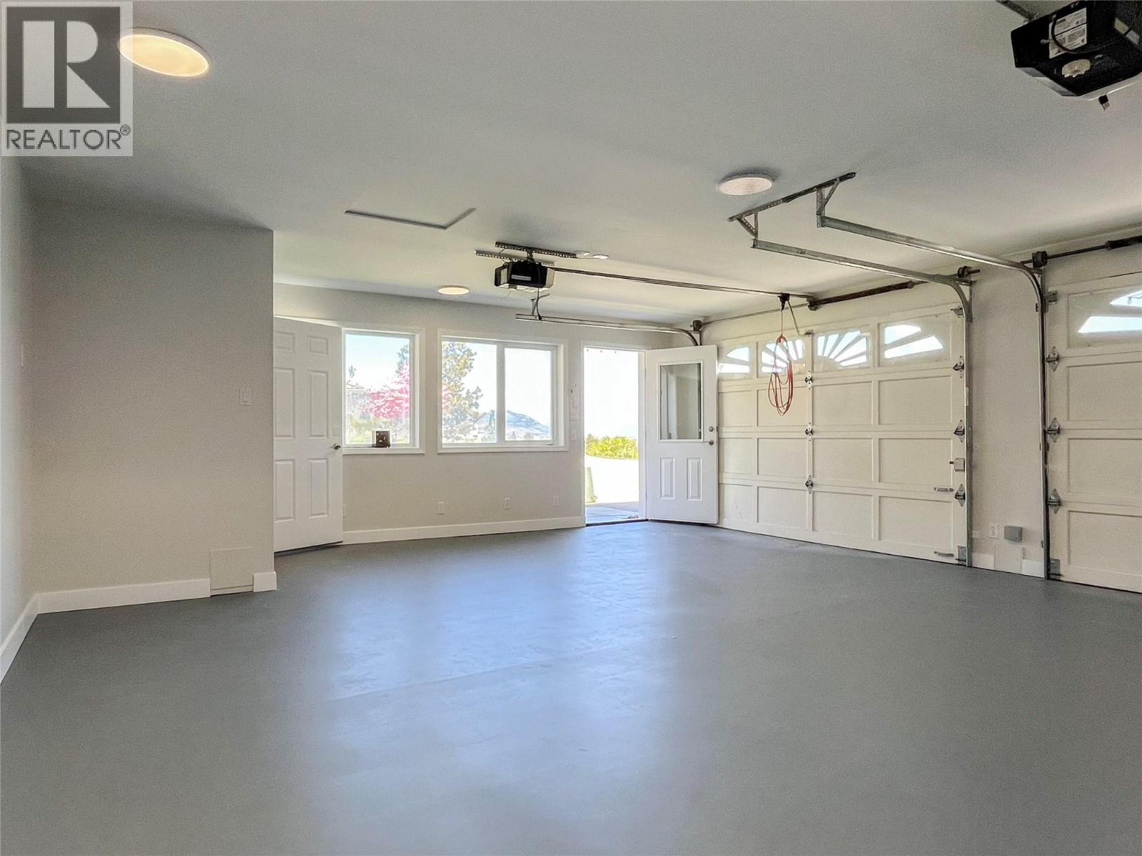 295 Linden Avenue - 48