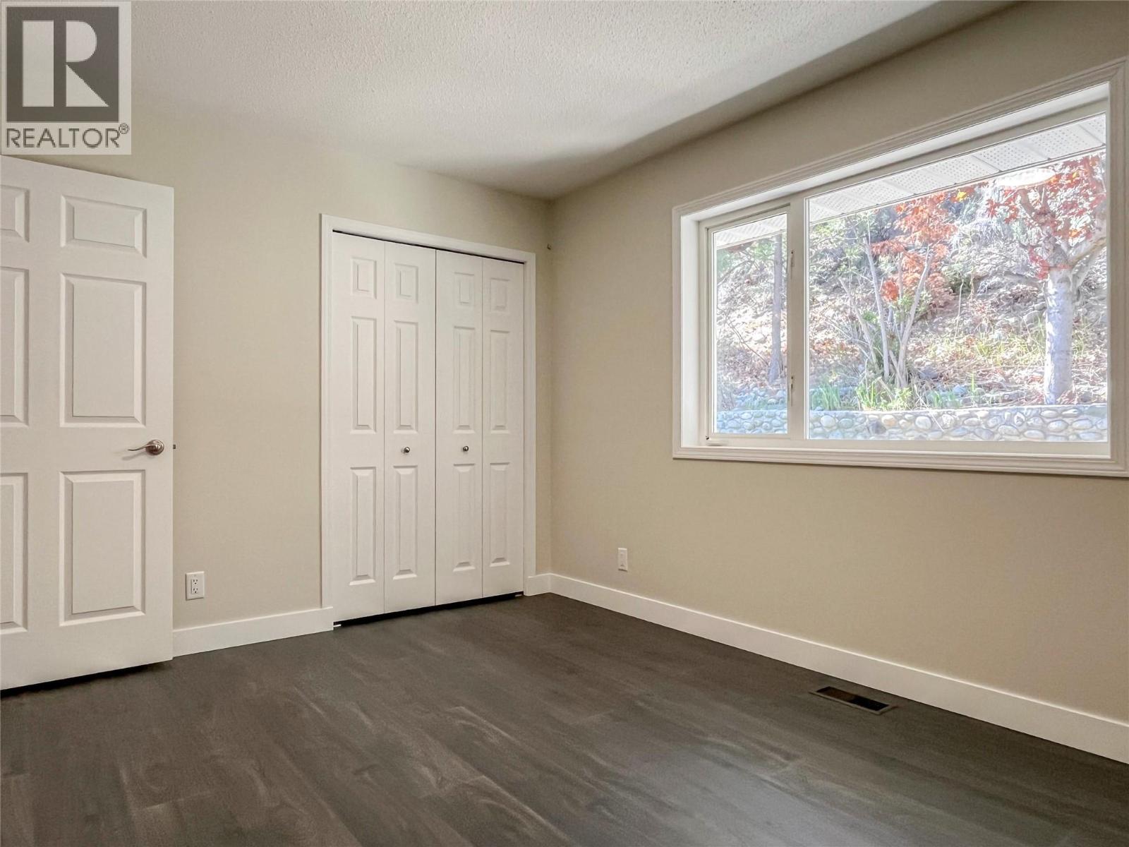 295 Linden Avenue - 17