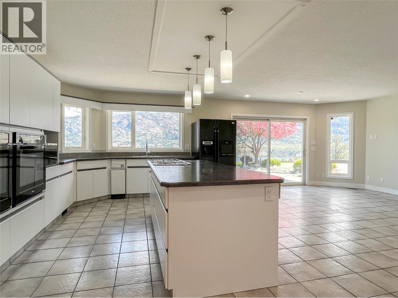 295 Linden Avenue - 33