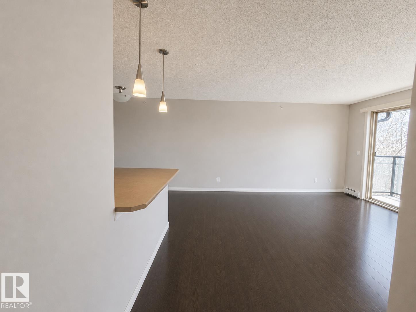 #423 13907 136 ST NW - 13