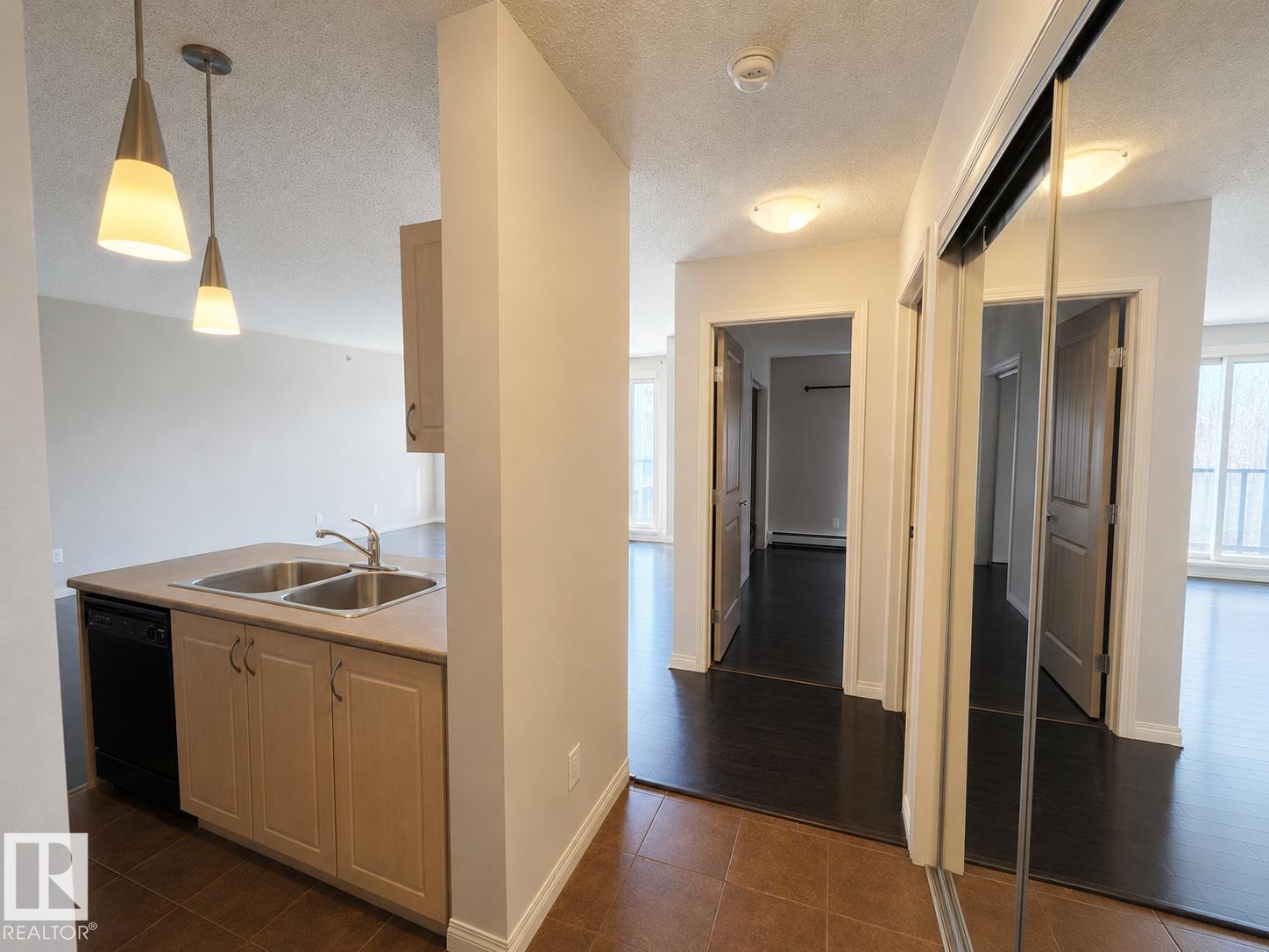 #423 13907 136 ST NW - 8