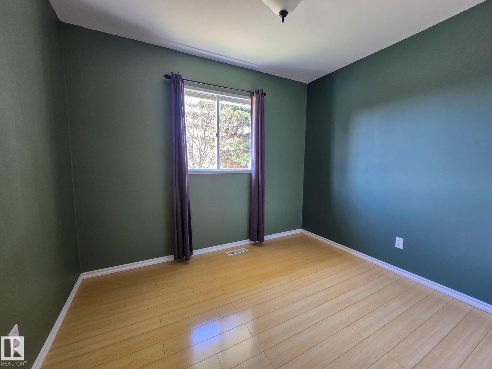 4632 46 AV — photo 18