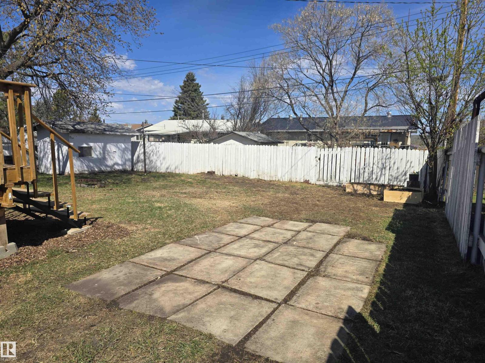 4632 46 AV — photo 31
