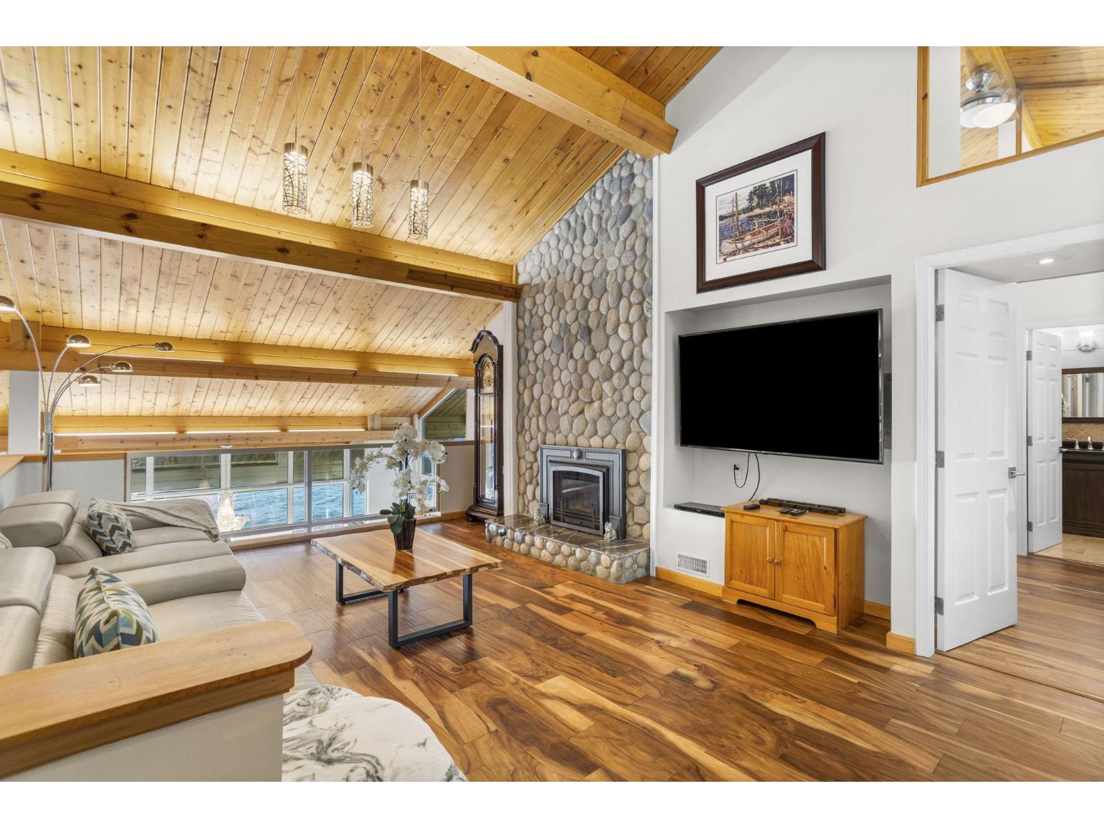 7370 ROCKWELL DRIVE, Harrison Lake, Harrison Hot Springs