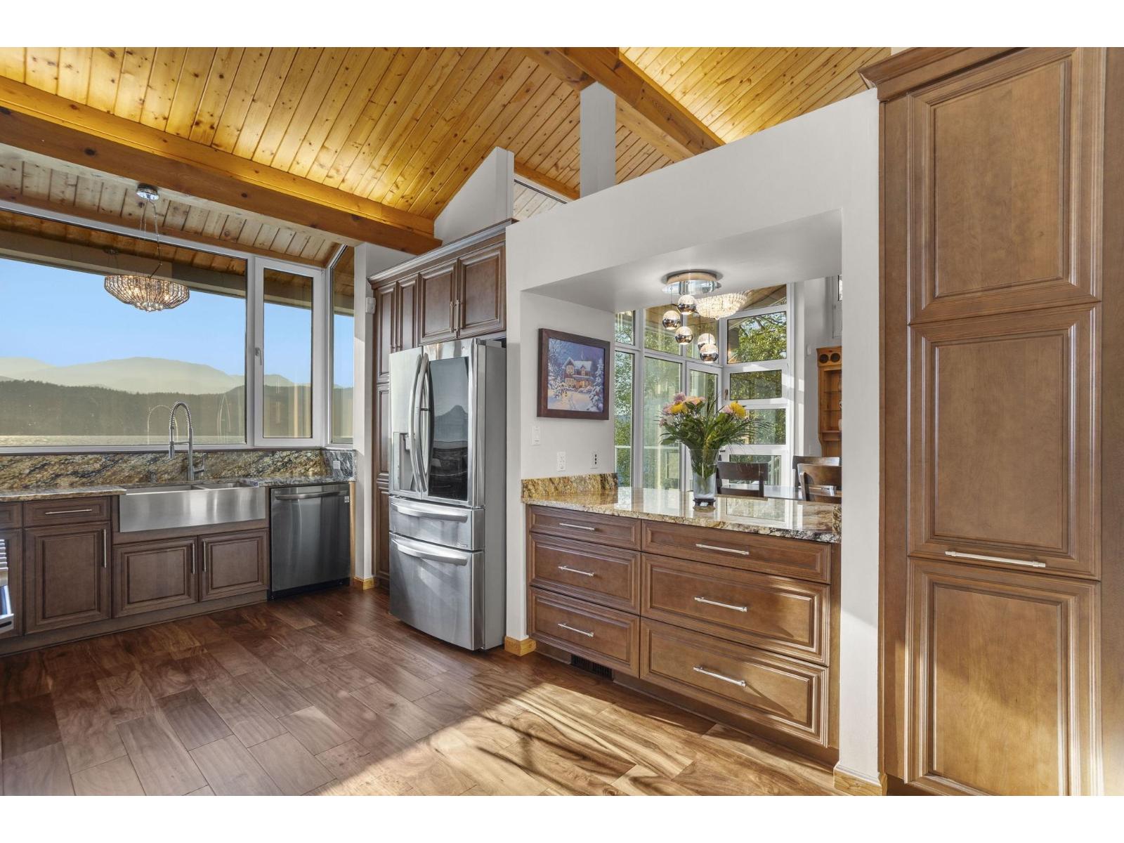 7370 ROCKWELL DRIVE, Harrison Lake, Harrison Hot Springs