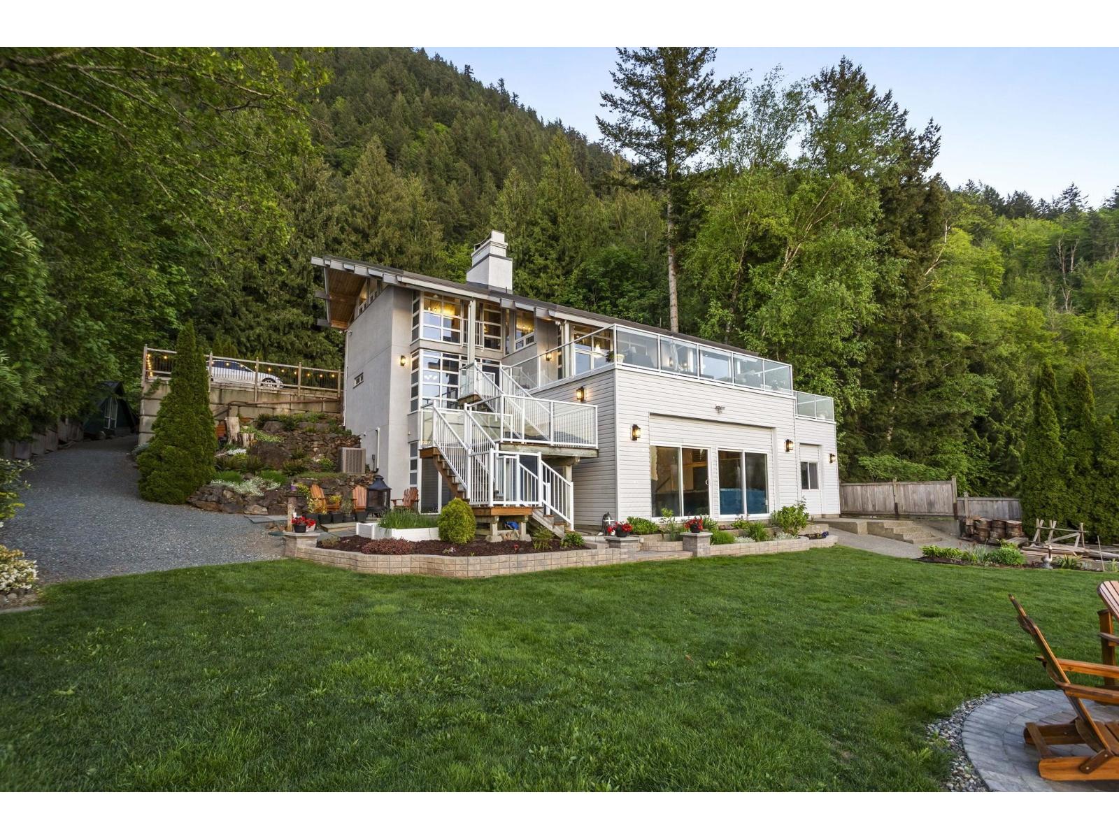 7370 ROCKWELL DRIVE, Harrison Lake, Harrison Hot Springs