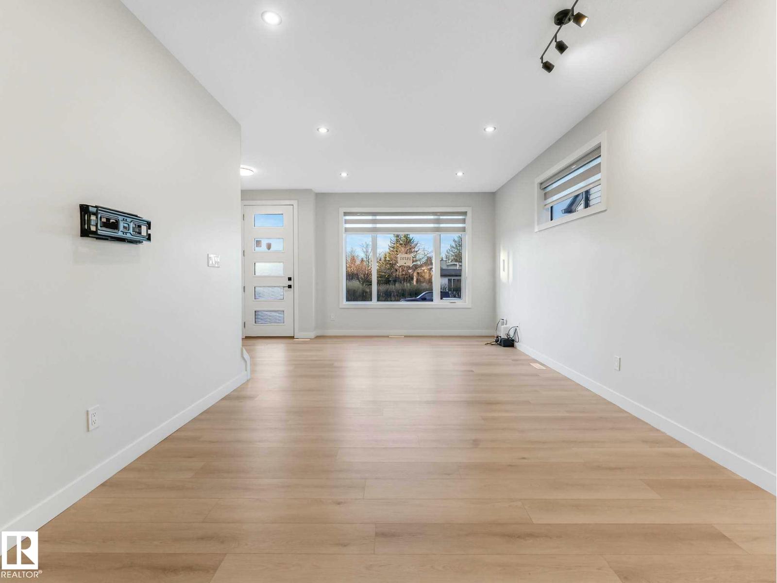 15731 109 Avenue NW - 39