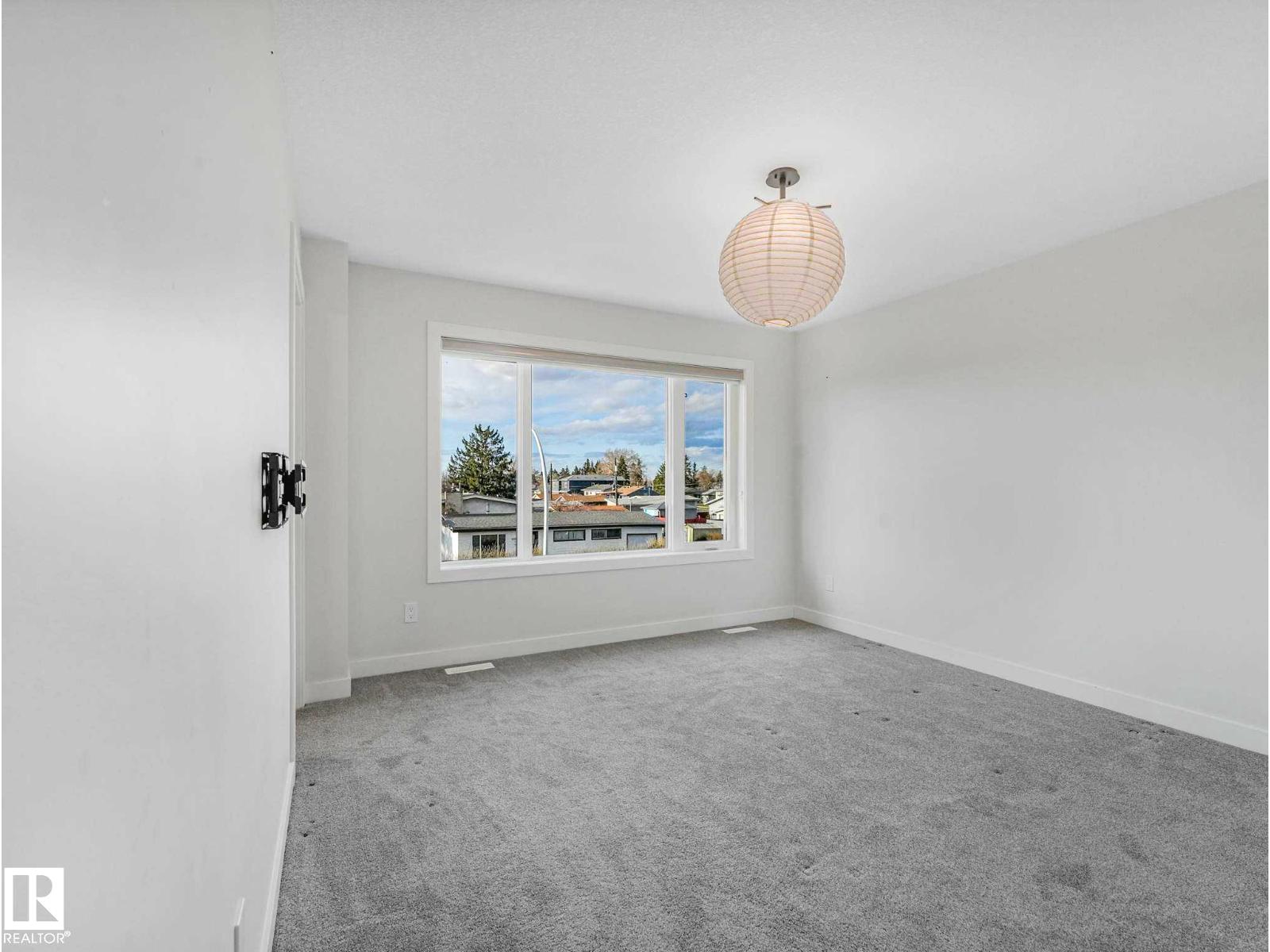 15731 109 Avenue NW - 50