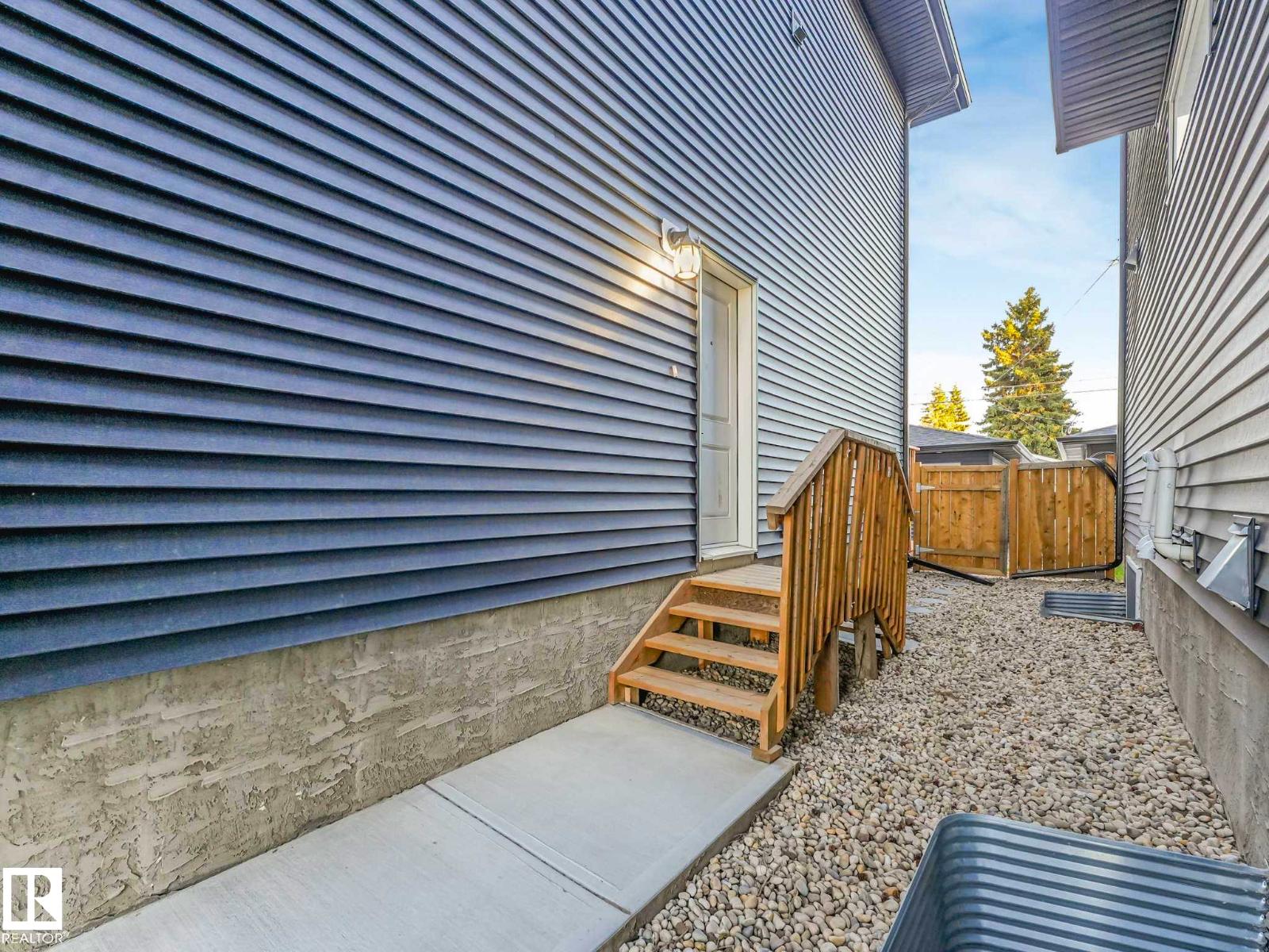 15731 109 Avenue NW - 6
