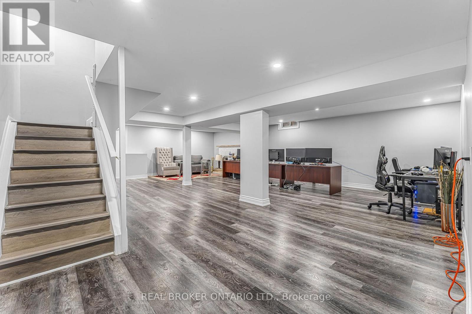 1221 CREEKSIDE DRIVE - 31