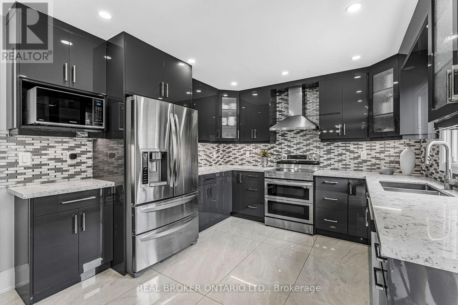 1221 CREEKSIDE DRIVE - 13