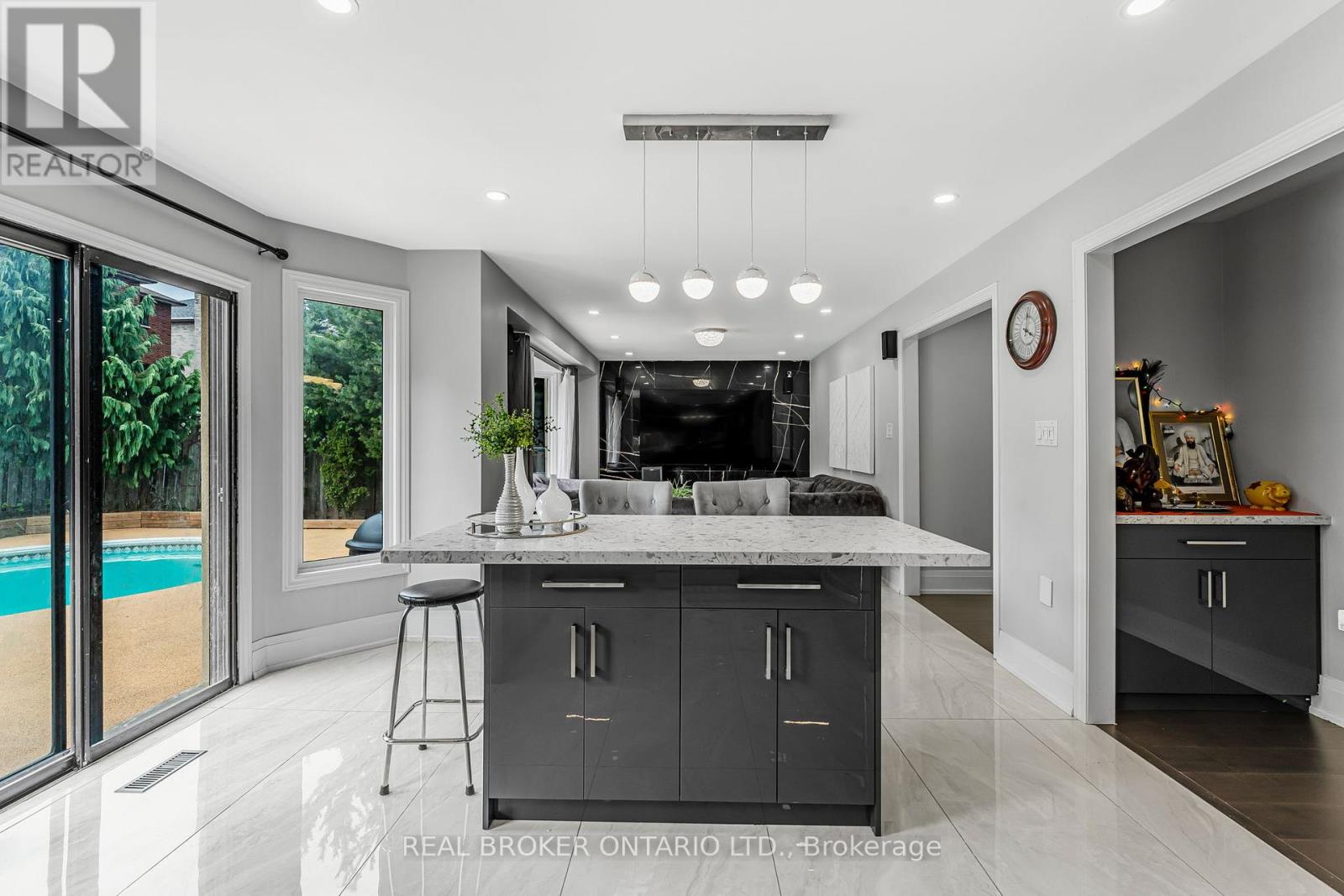 1221 CREEKSIDE DRIVE - 15