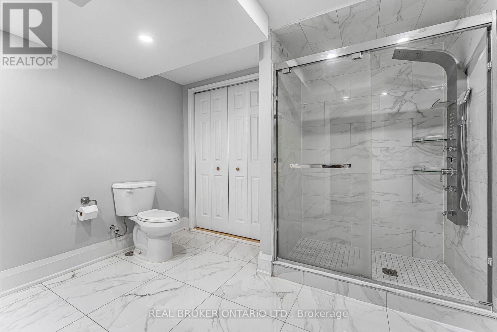 1221 CREEKSIDE DRIVE - 37