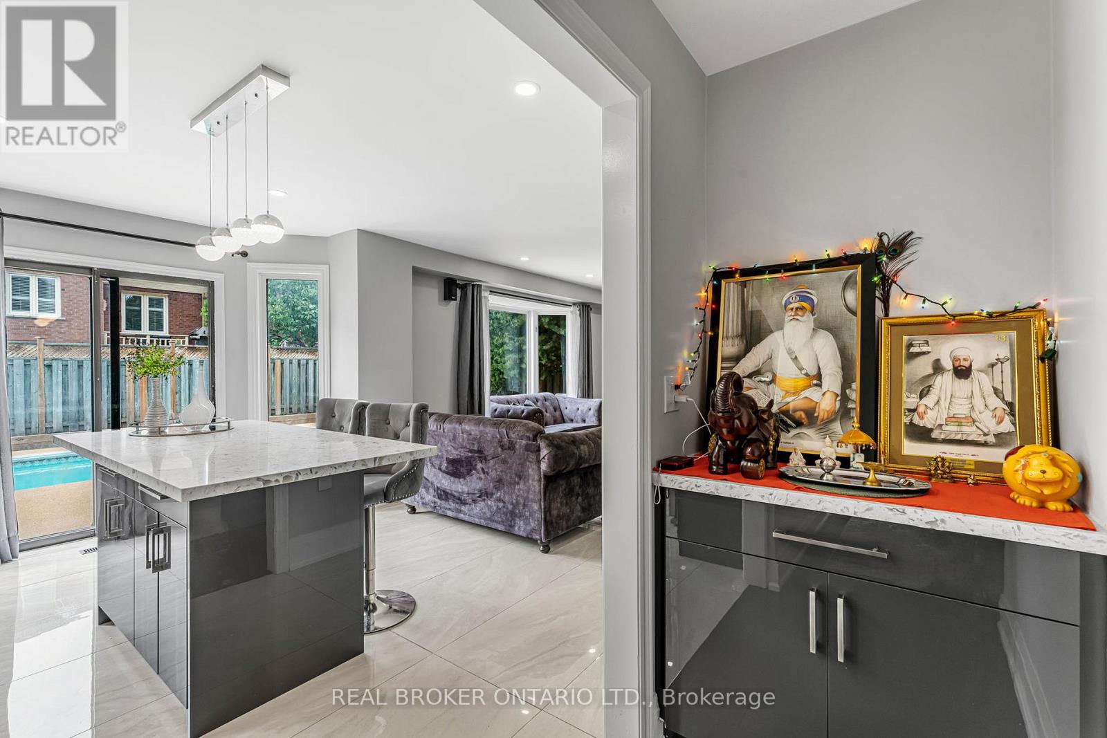 1221 CREEKSIDE DRIVE - 18