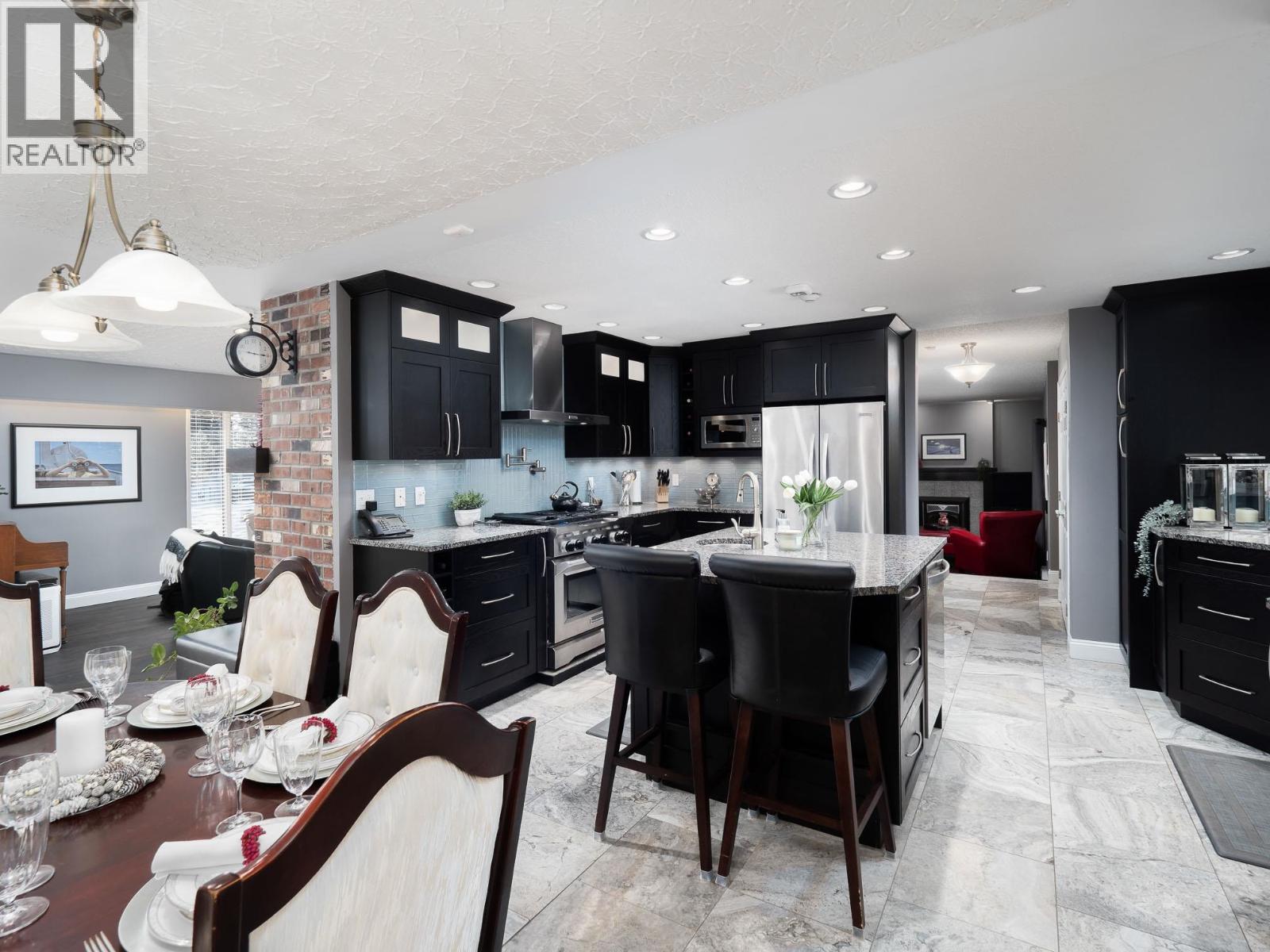 Photo 9 of 38 — 3015 RIDGEVIEW DRIVE · Prince George, BC