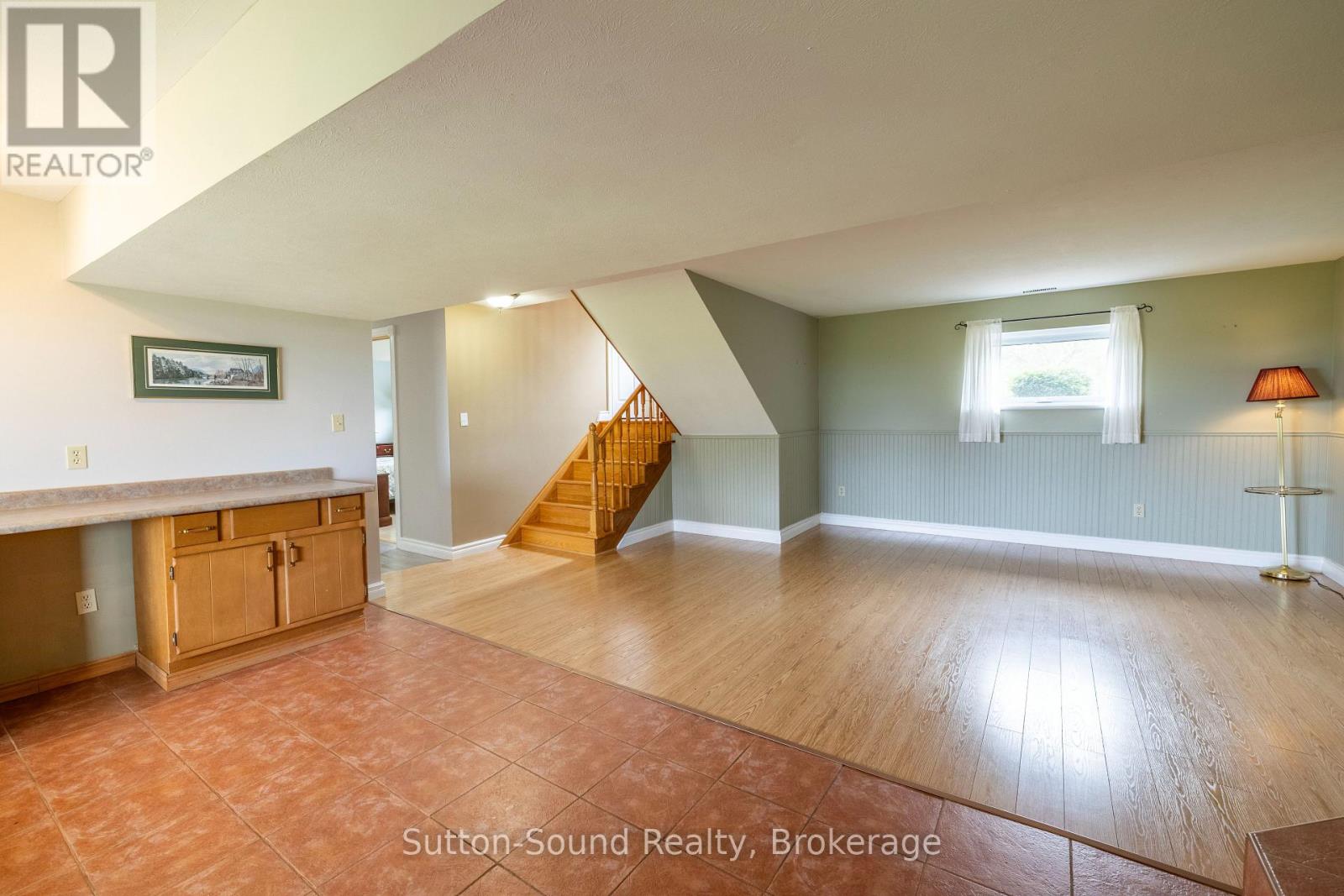 244363 22 SIDE ROAD - 18