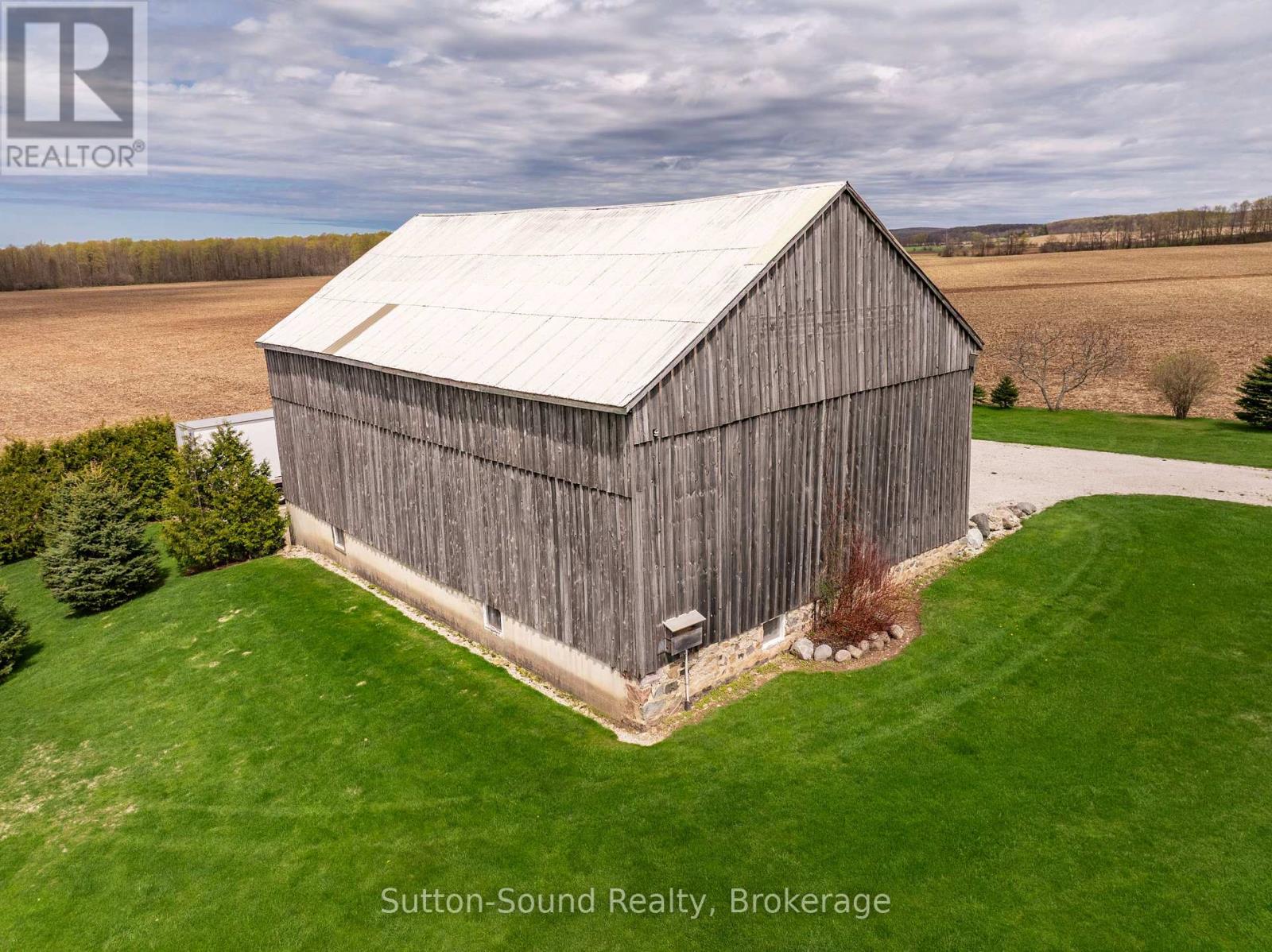 244363 22 SIDE ROAD - 37