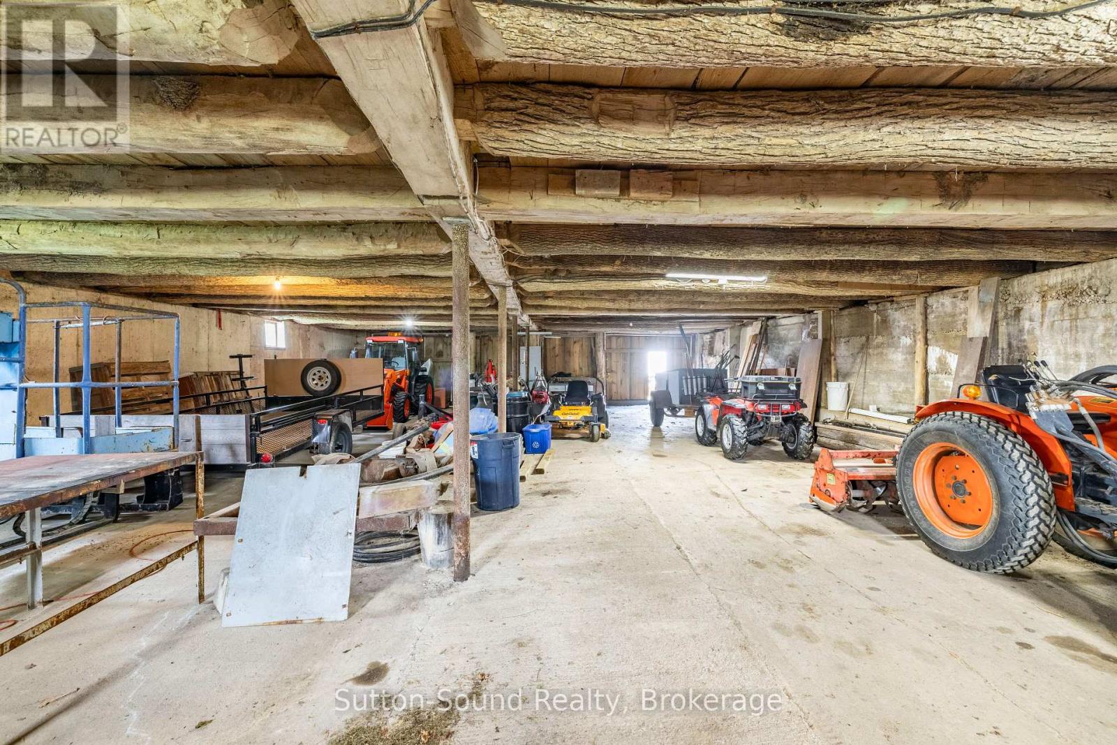 244363 22 SIDE ROAD - 40