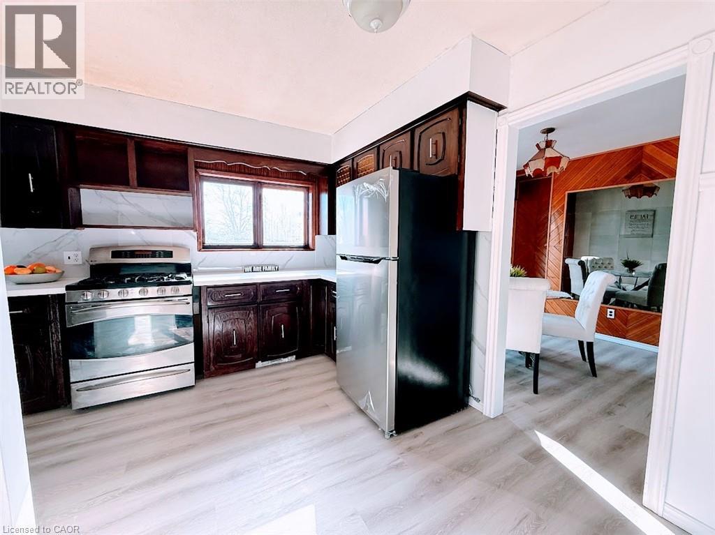 374 VICTORIA Road N - 18