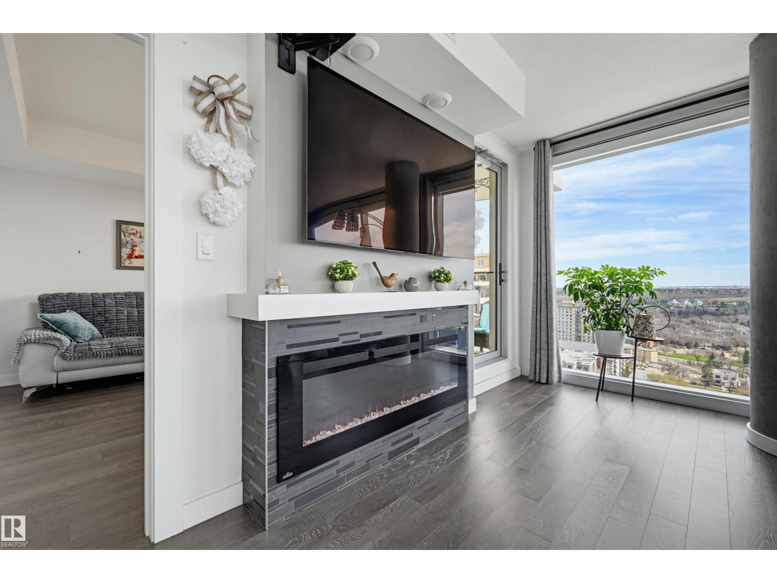 #1605 9720 106 ST NW - 7