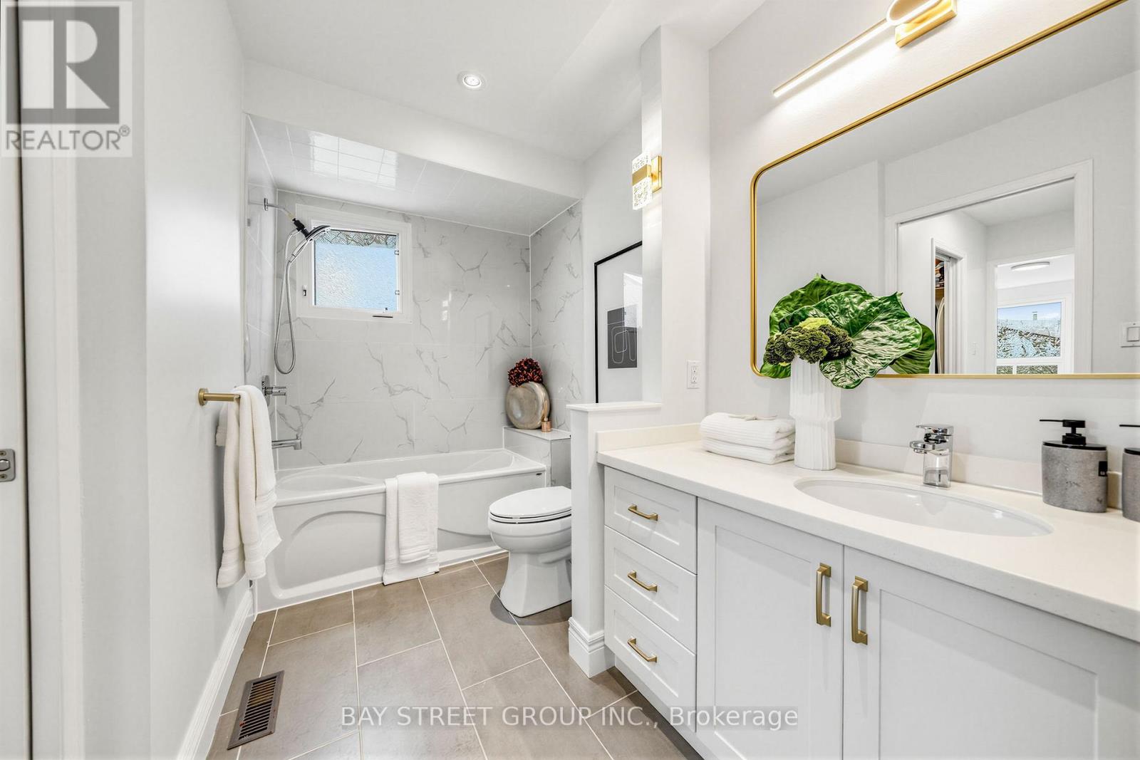 62 CAPTAIN ROLPH COURT - 31