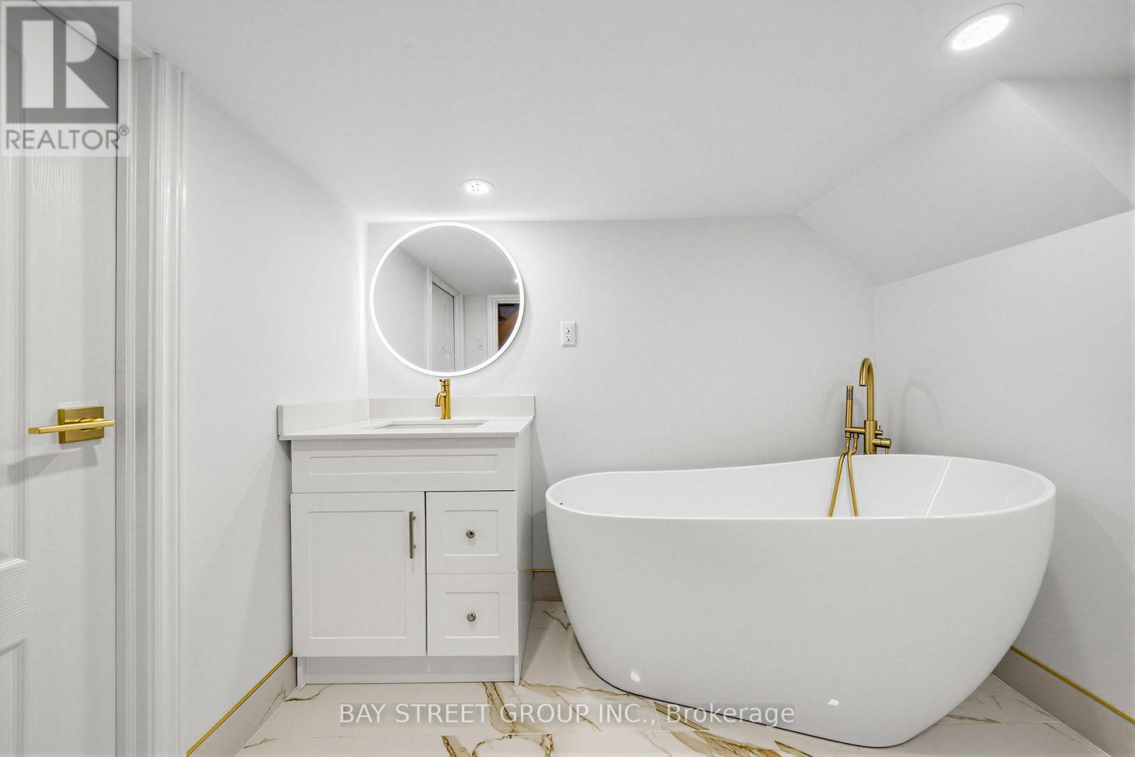 62 CAPTAIN ROLPH COURT - 43