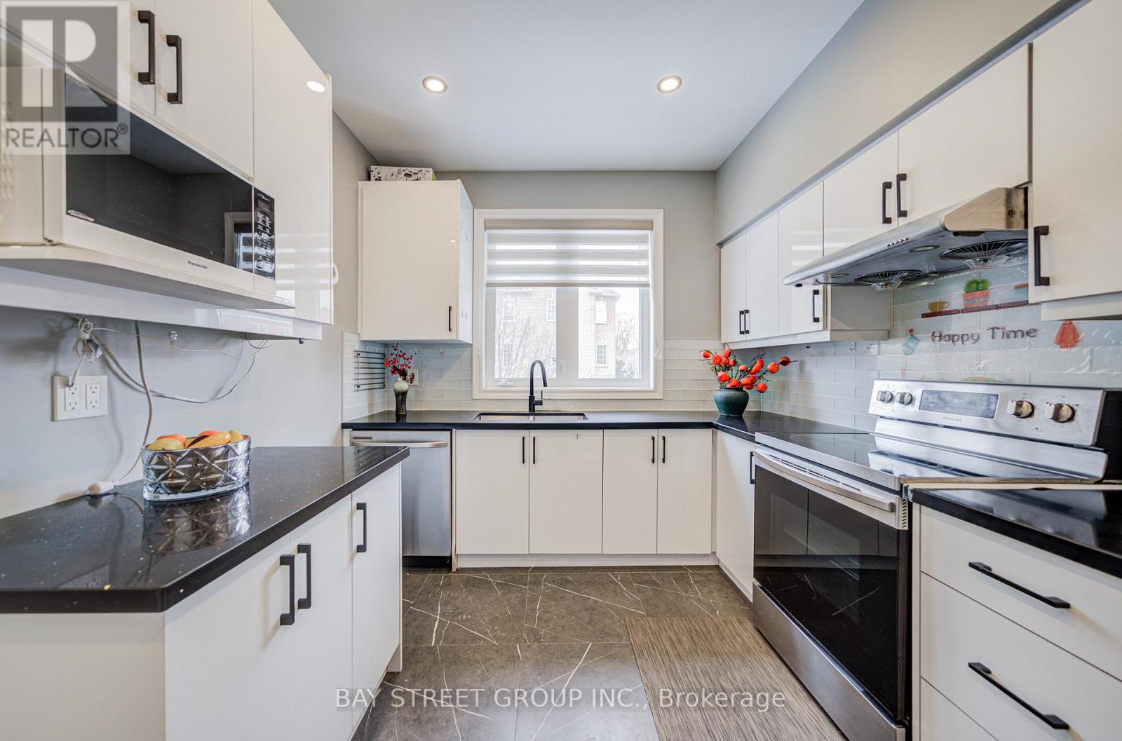 52 LEITCHCROFT CRESCENT - 20