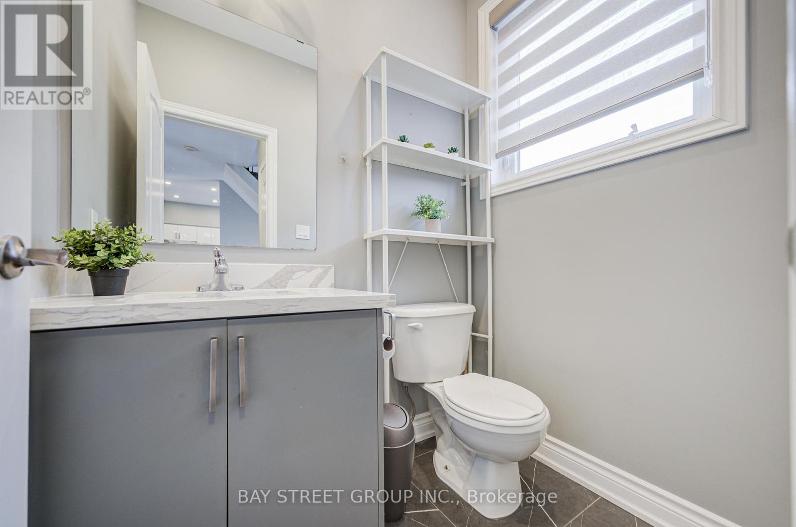52 LEITCHCROFT CRESCENT - 26