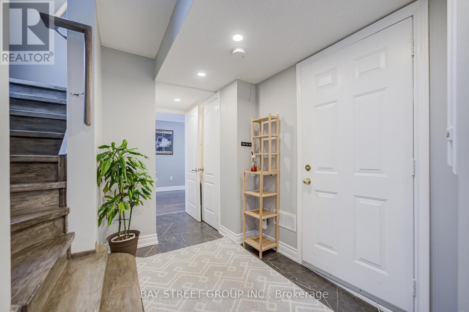 52 LEITCHCROFT CRESCENT - 3