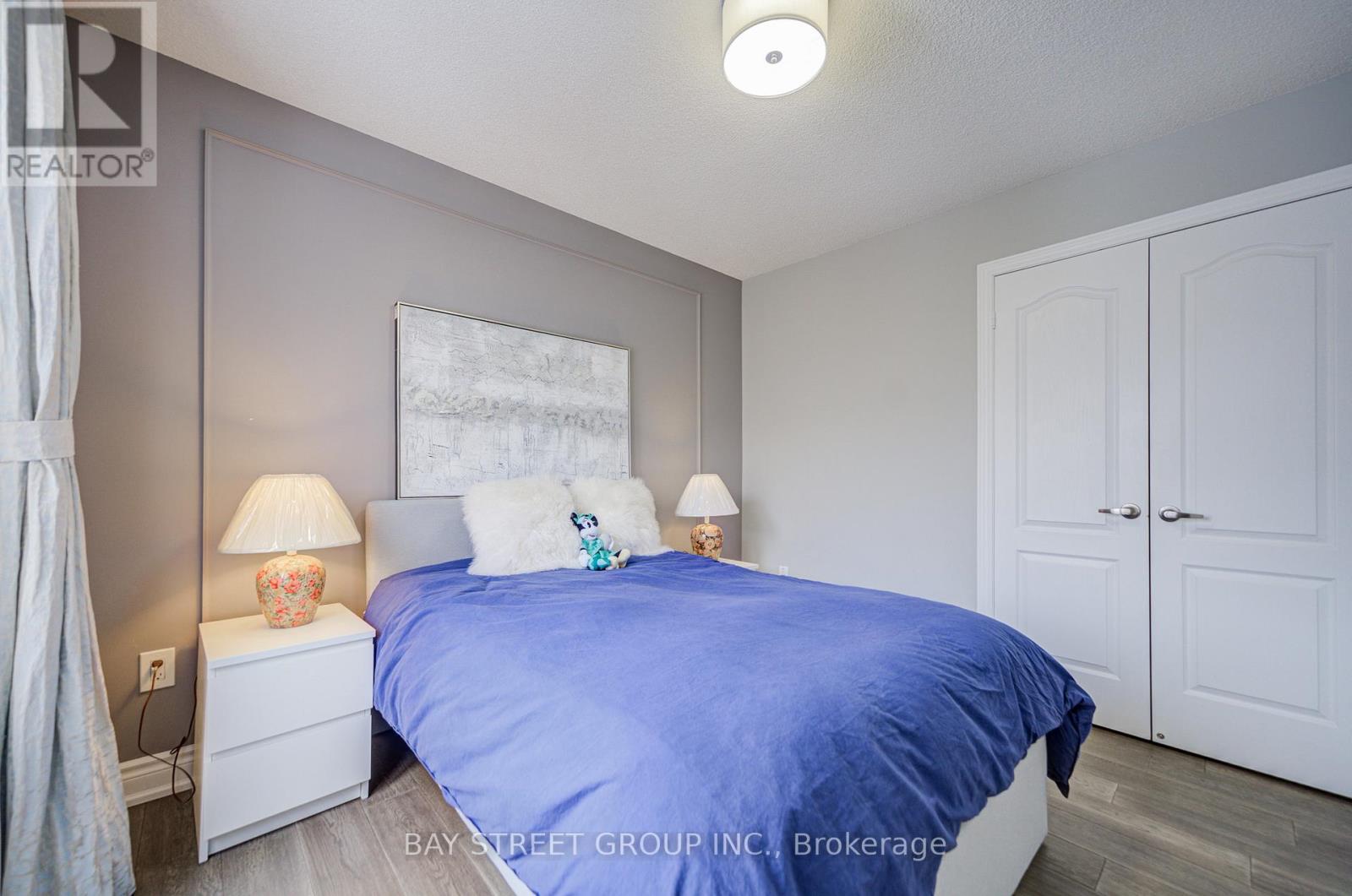 52 LEITCHCROFT CRESCENT - 30