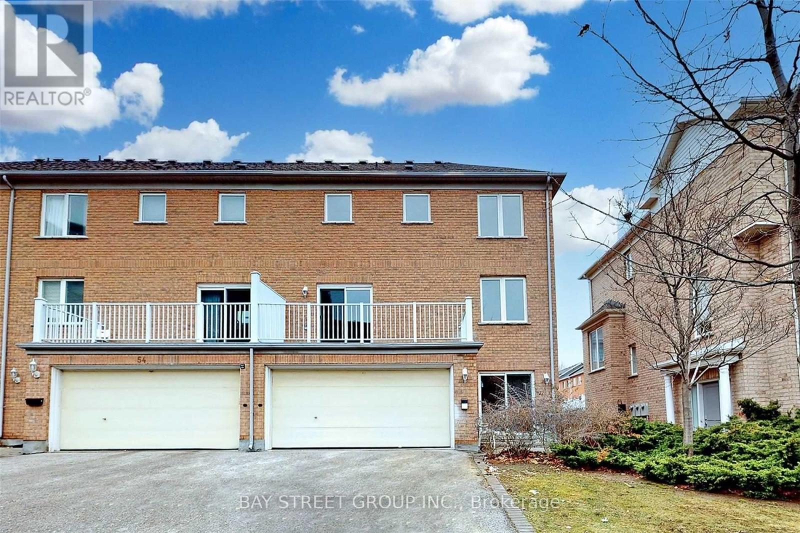 52 LEITCHCROFT CRESCENT - 40