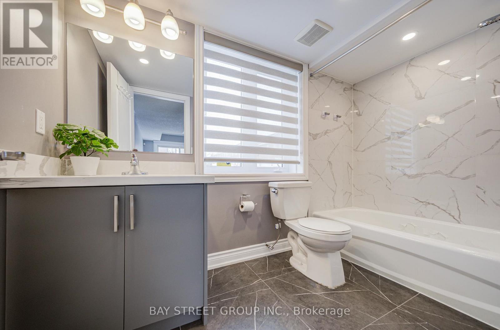 52 LEITCHCROFT CRESCENT - 8