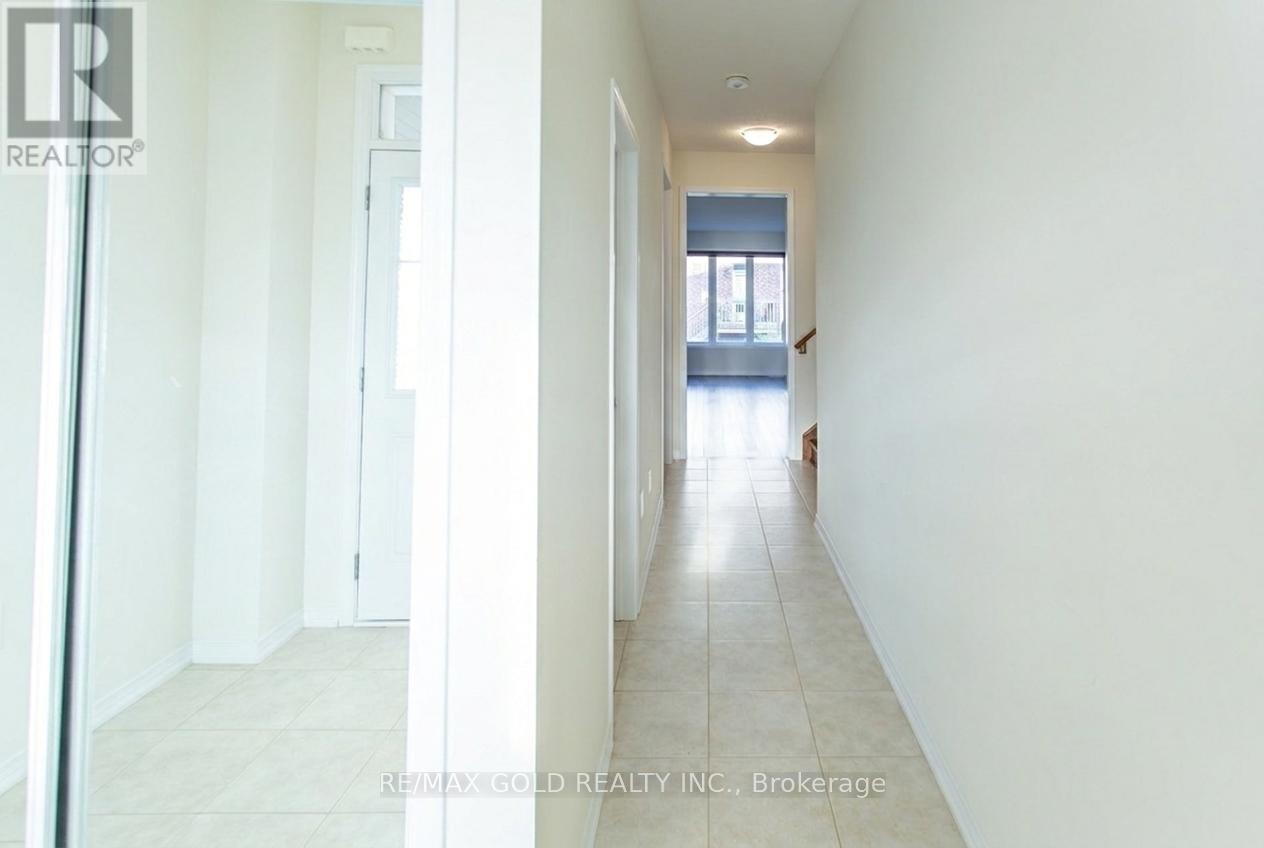8005 ODELL CRESCENT - 3