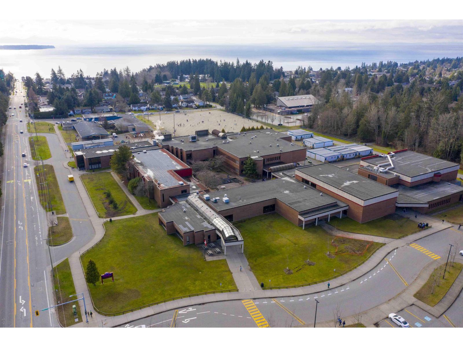 105 15265 ROPER AVENUE, White Rock