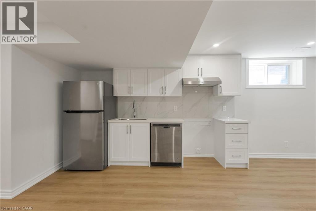 341 ZELLER Drive, Kitchener, Ontario, N2A0B2 — Photo 2