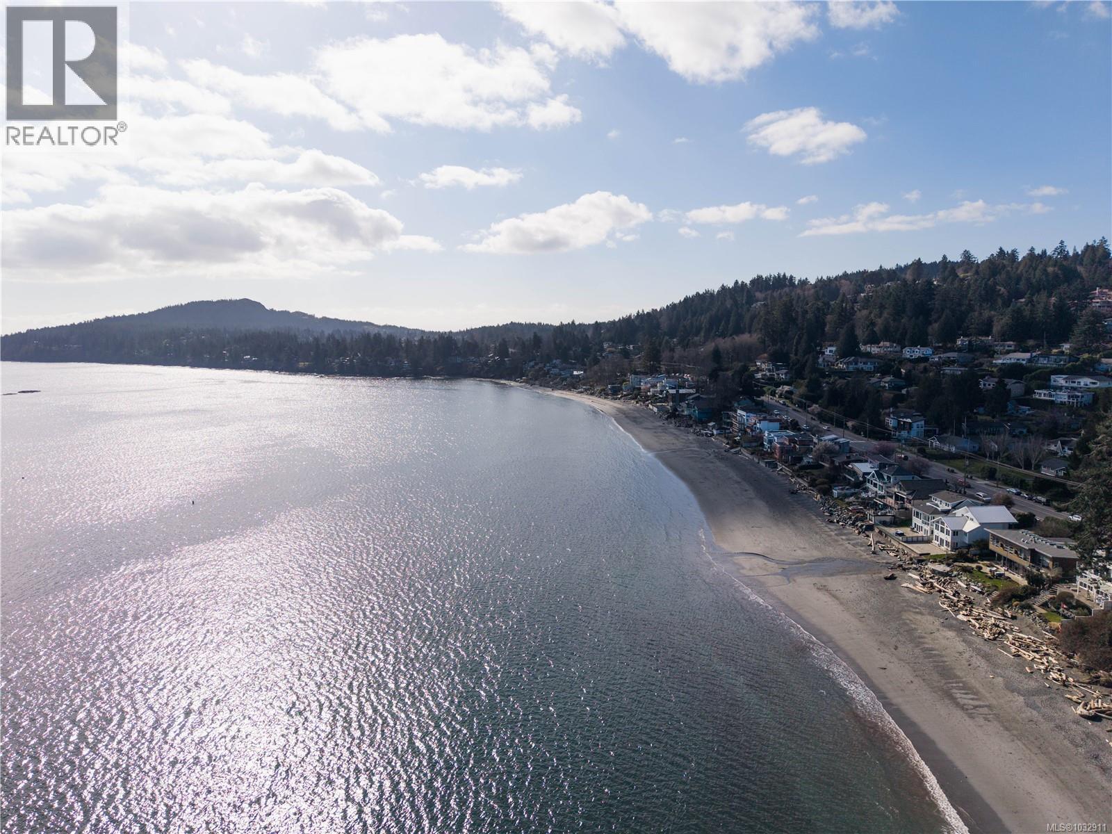 #306 5110 Cordova Bay Rd - 45