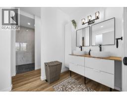 Primary Bedroom - 926 Mt Griffin Road, Vernon, BC V1B0A5 Photo 16