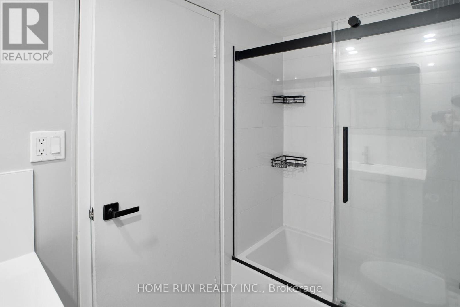 #104 151 BAY STREET - 20