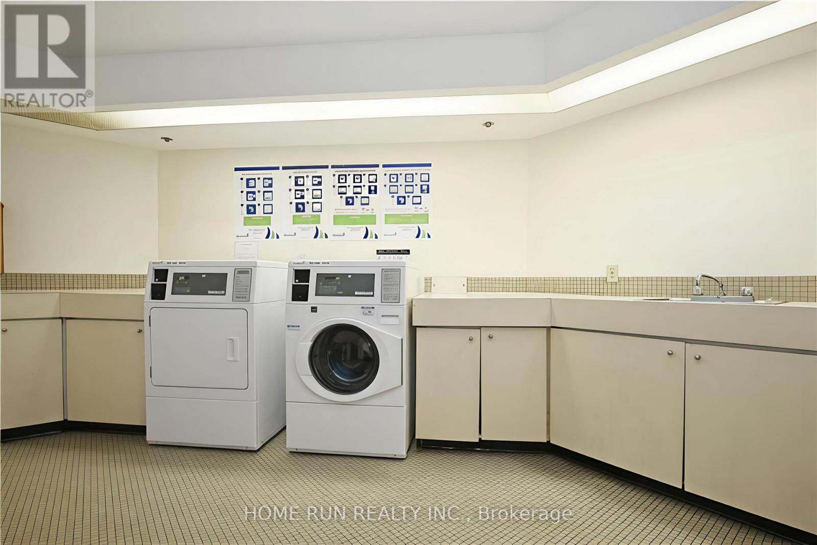 #104 151 BAY STREET - 35